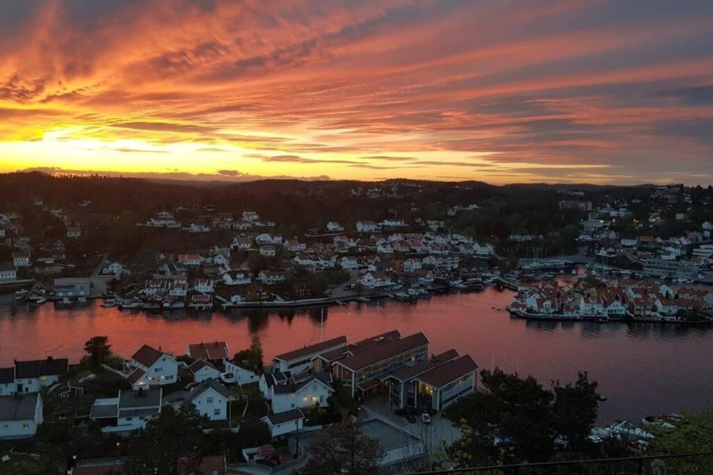 Apartment With Amazing Views - Free Parking Arendal Exterior photo