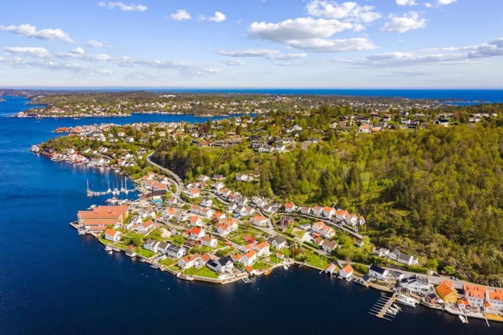 Apartment With Amazing Views - Free Parking Arendal Exterior photo